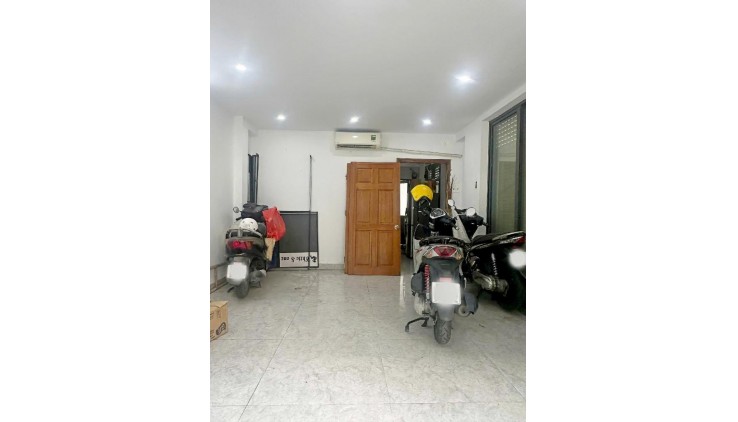 Mặt tiền hẻm 109 Dương Bá Trạc 4x12 4 tầng 48m2 P1 Q8 chỉ 11 tỷ 3